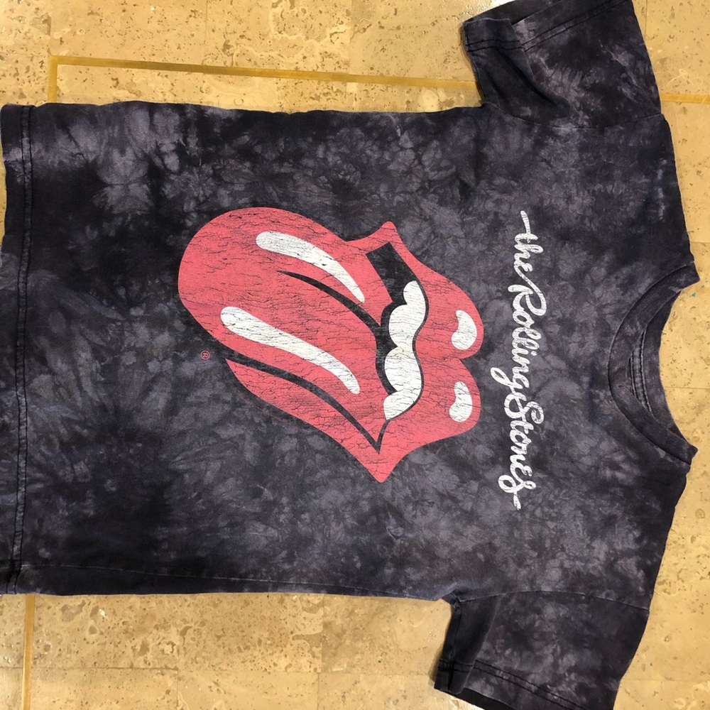 A Rolling Stones  shirt